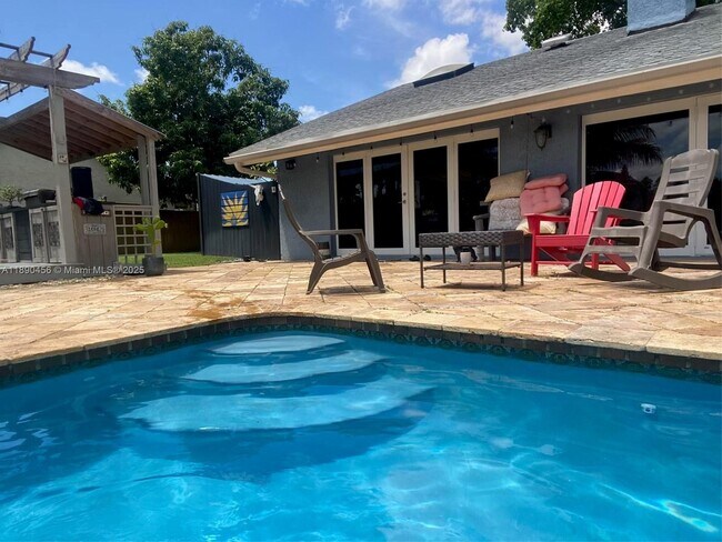 Building Photo - 960 Bayberry Point Dr