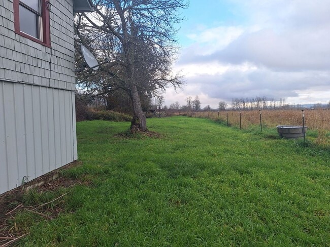 Building Photo - Countryside Living in Columbia County