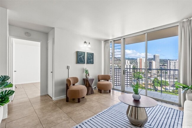 Building Photo - 2474 Kapiolani Blvd