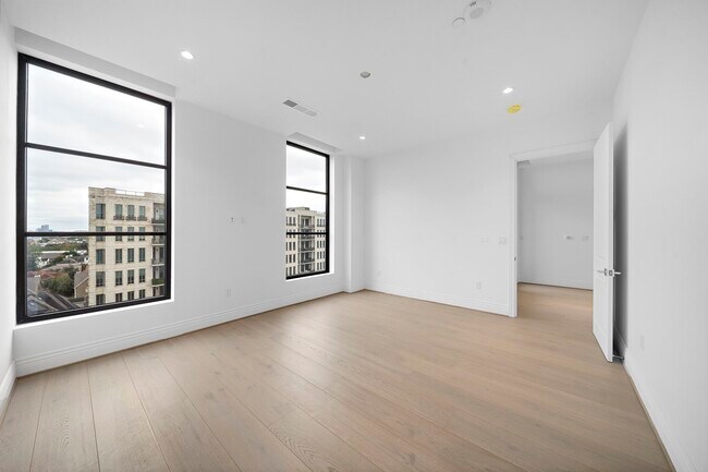 Building Photo - 2323 San Felipe St
