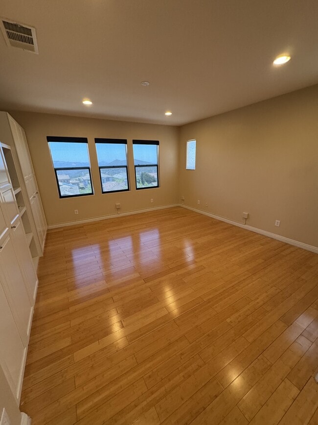 Building Photo - 851 Antilla Way