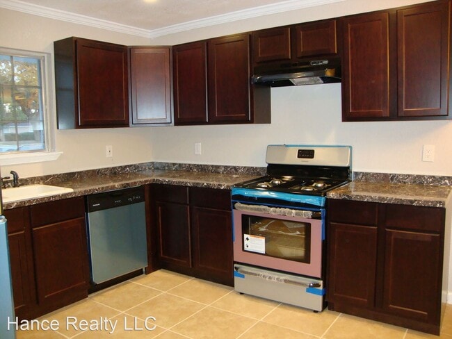 Building Photo - 2 br, 1 bath House - 6116-Evers Rd