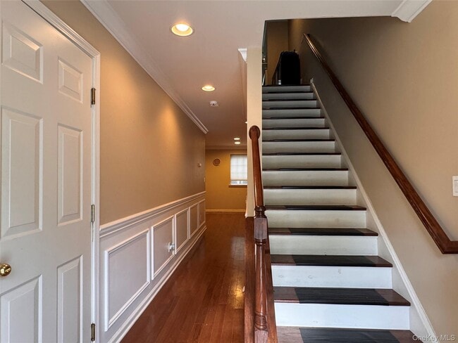 Building Photo - 54 Fairways Dr