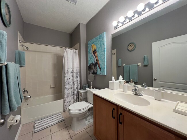 Building Photo - Short Term Rental ** Available 10/1/25 ** ...