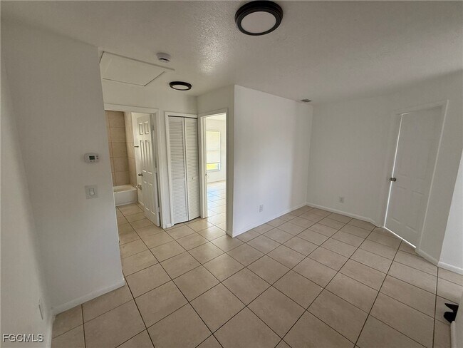 Building Photo - 11431 Char Ann Dr