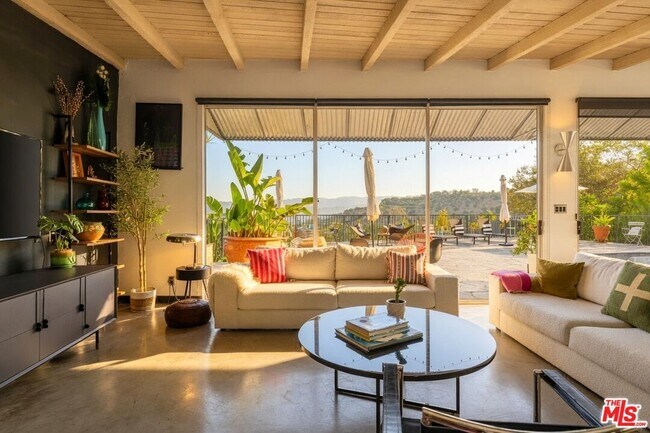 Building Photo - 8147 Mulholland Terrace