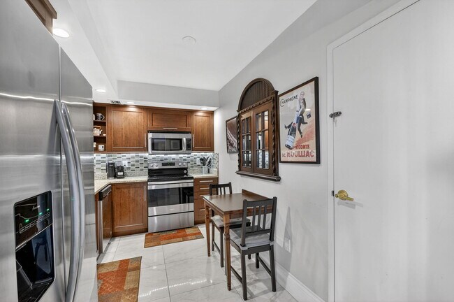 Building Photo - 3450 S Ocean Blvd