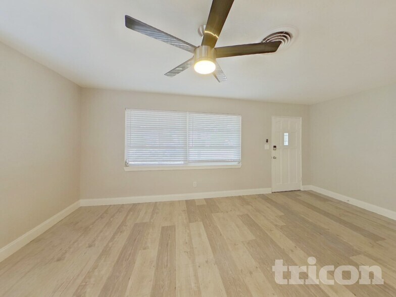 Building Photo - 3635 17th St N