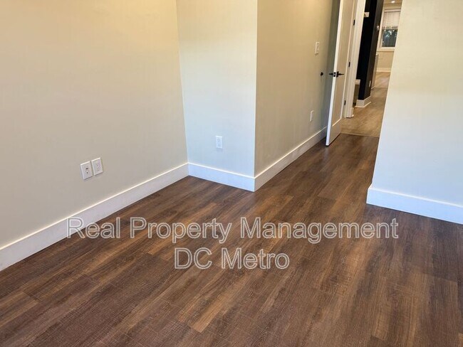 Building Photo - 1331 Taylor St NW
