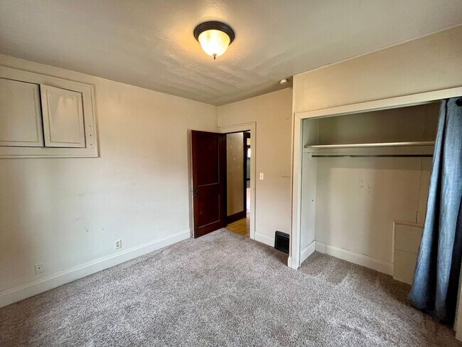 Building Photo - 1335 Prospect Ave