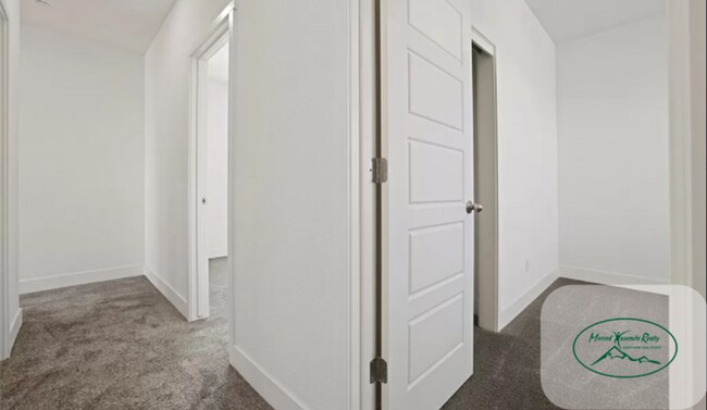 Building Photo - CORNER LOT - Beautiful 5-Bedroom Home for Rent in North Merced!