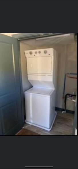 Building Photo - 324 Scotts Run Rd