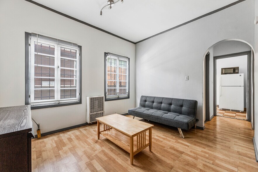 Building Photo - 2816 Ellendale Pl