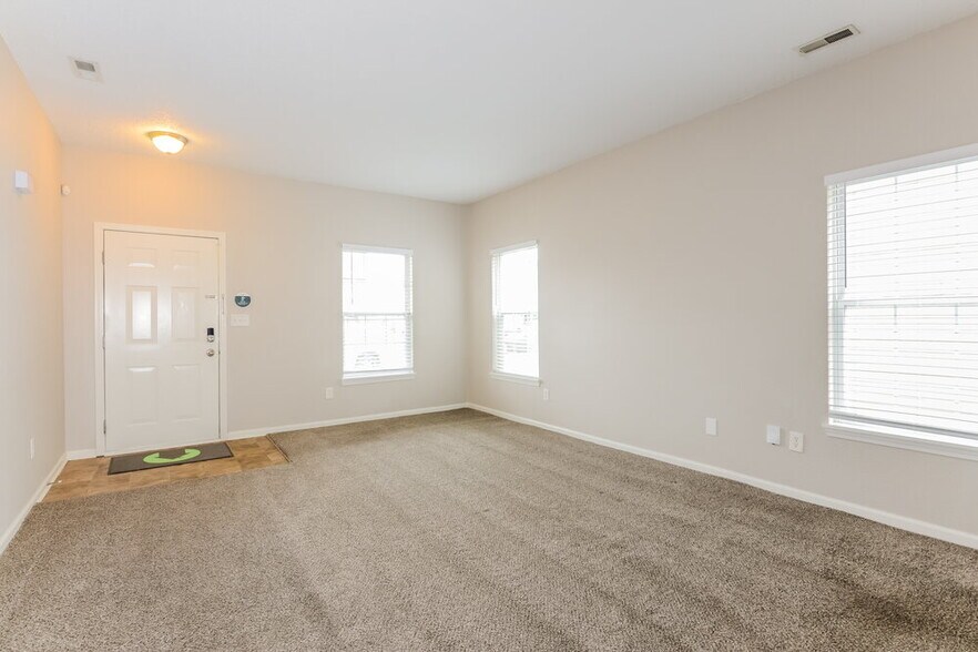 Building Photo - 4650 Whitview Ln