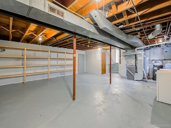 Building Photo - 7580 Thornwood St