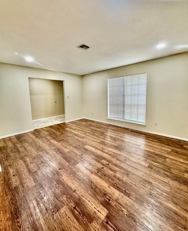 Building Photo - 5122 Moultrie Dr