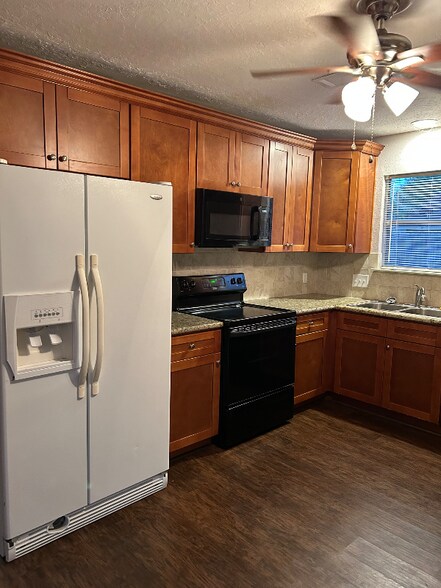 Building Photo - 5414 Fawn Trail Ln