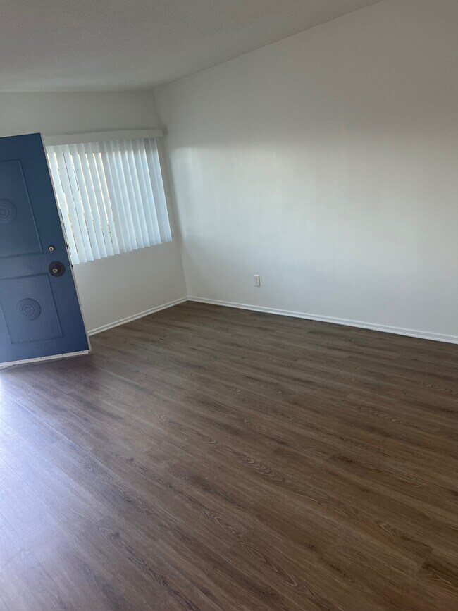 Building Photo - 3564 Del Amo Blvd