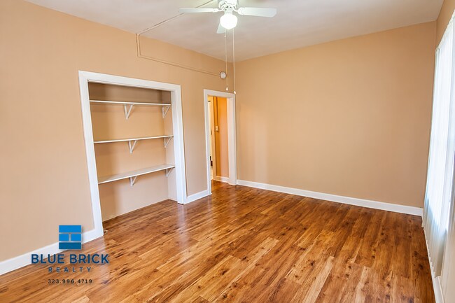 Building Photo - 410 N Coronado St