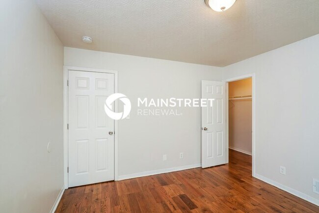 Building Photo - 3 Bedroom Pet-Friendly Home in Louisville,...