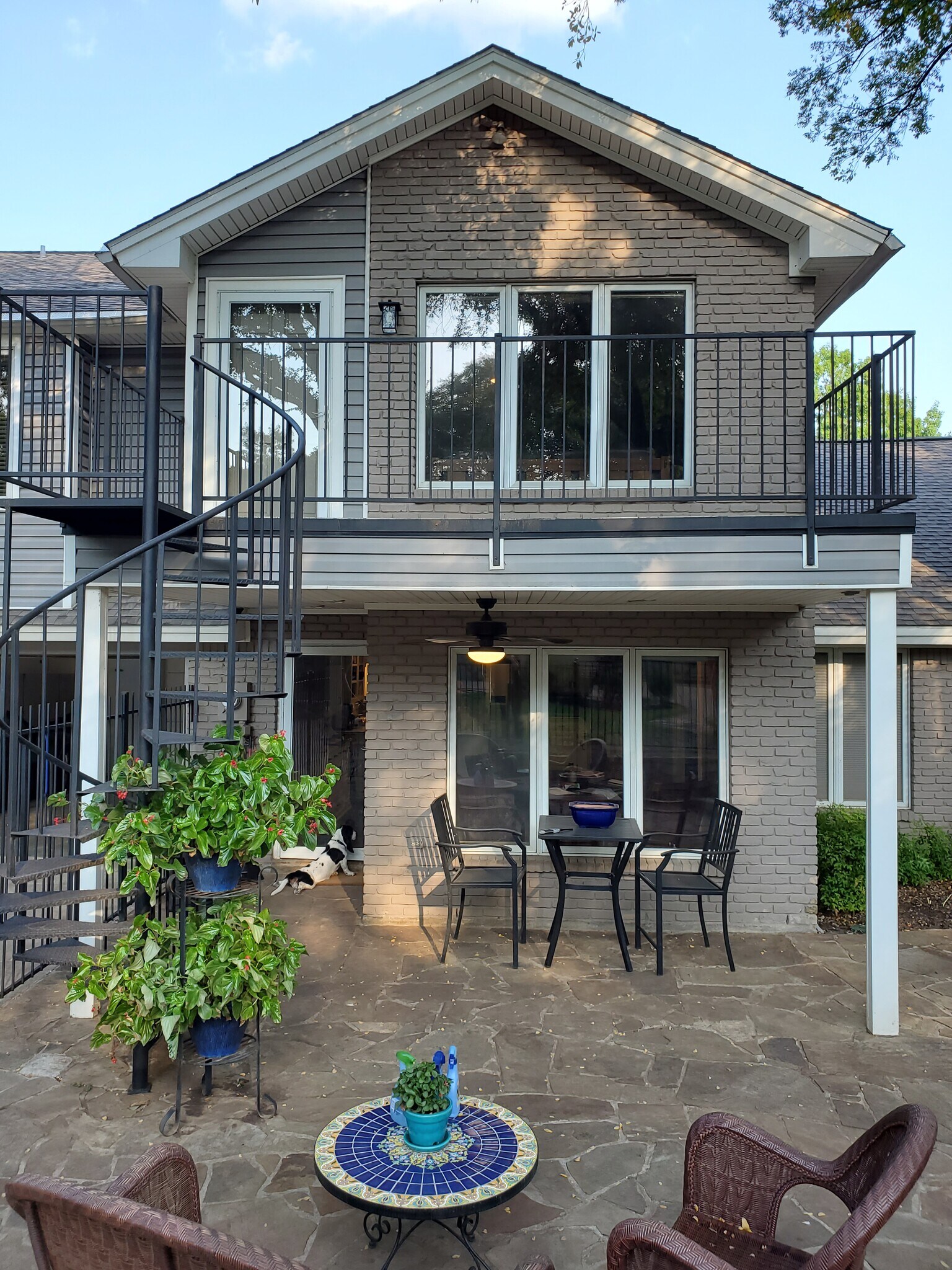 Building Photo - 504 Oak Hollow Ln