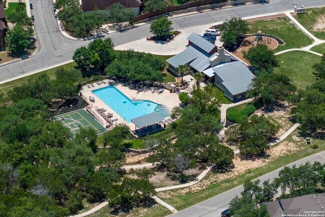 Building Photo - 723 Viento Point