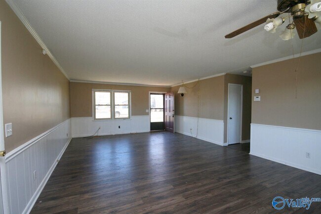 Building Photo - 6206 NW Angus Cir