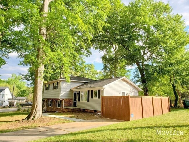 Building Photo - 202 Newgate Dr