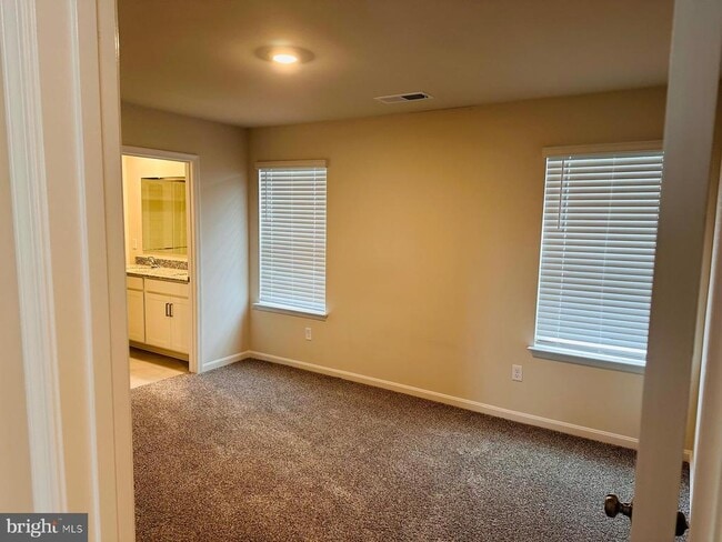 Building Photo - 106 Gossard Wy