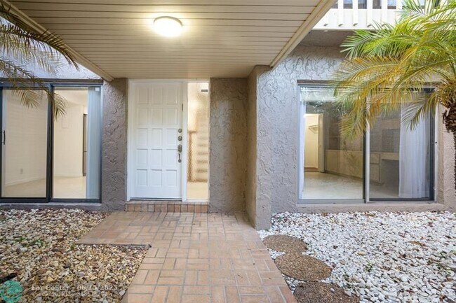 Building Photo - 2305 St Andrews Rd