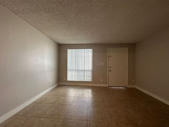 Building Photo - 859 S Ext Rd