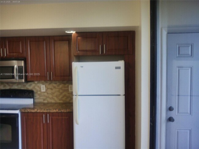 Building Photo - 8540 SW 133rd Avenue Rd