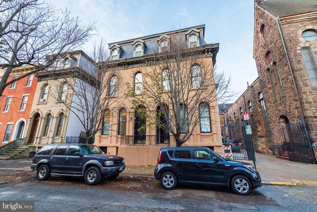 Building Photo - 1913 Wallace St