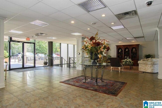 Building Photo - 1120 Beacon Pkwy W