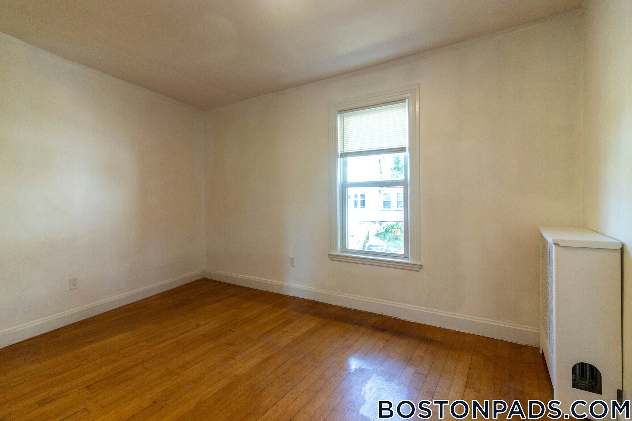 Building Photo - 24 Leamington Rd