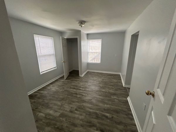 Building Photo - 1st floor Duplex Unit 4bd/2bath in Maryville