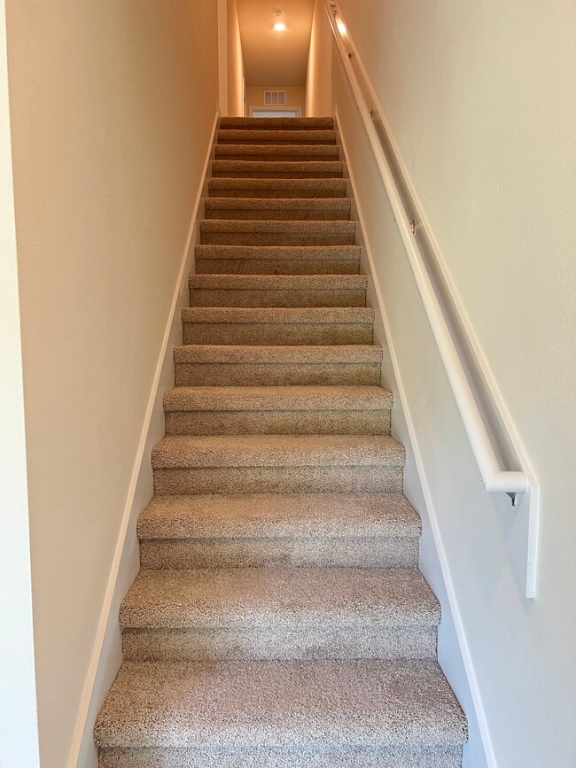 Building Photo - 221 Talulla Trl