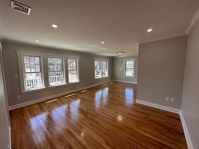 Building Photo - 35 Trapelo Rd