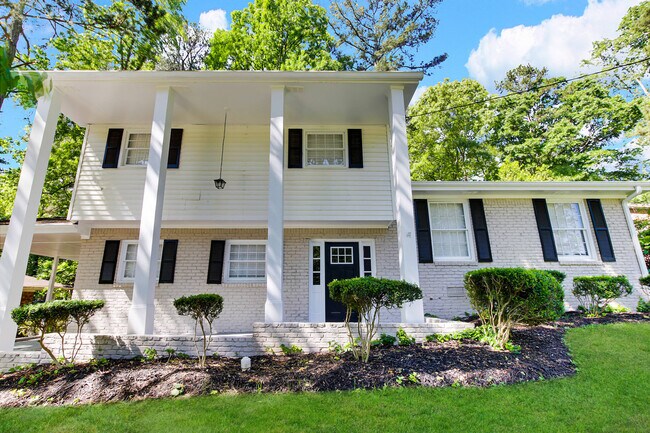 Primary Photo - 3390 Glenview Cir Sw