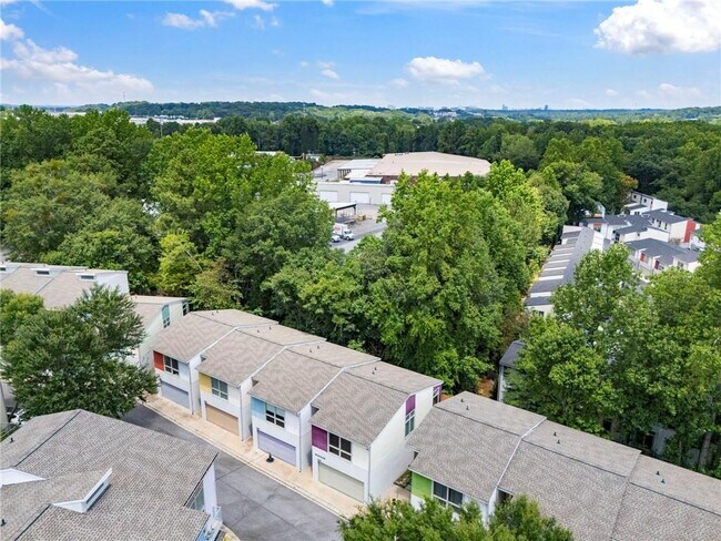 Building Photo - 1344 Rietveld Row NW