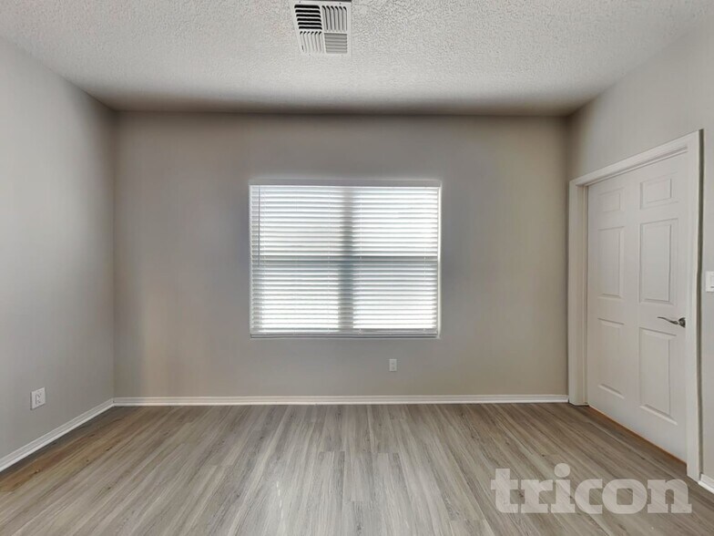 Building Photo - 7033 Mountain Hawk Loop NE