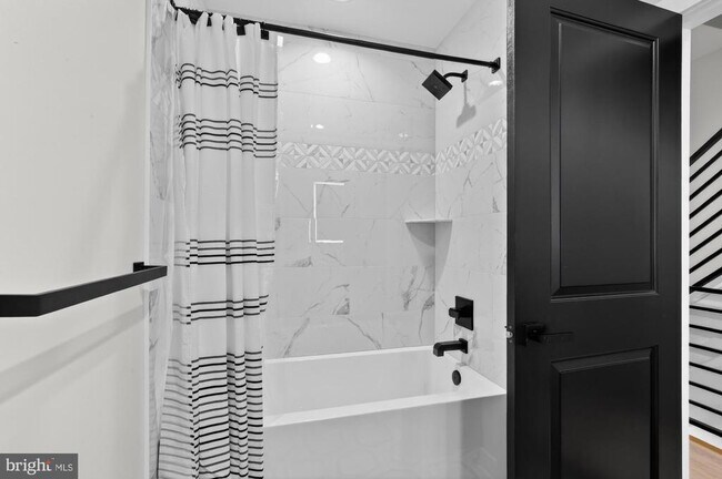 Building Photo - 2138 E Albert St