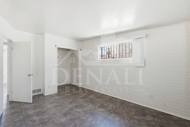 Building Photo - 1808 W Caravelle Rd