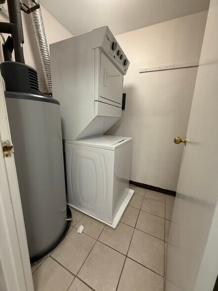 Building Photo - 104 North St