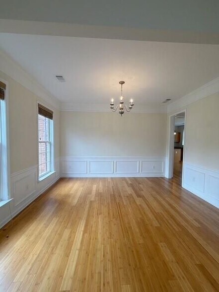 Building Photo - 1805 Montcliff Dr