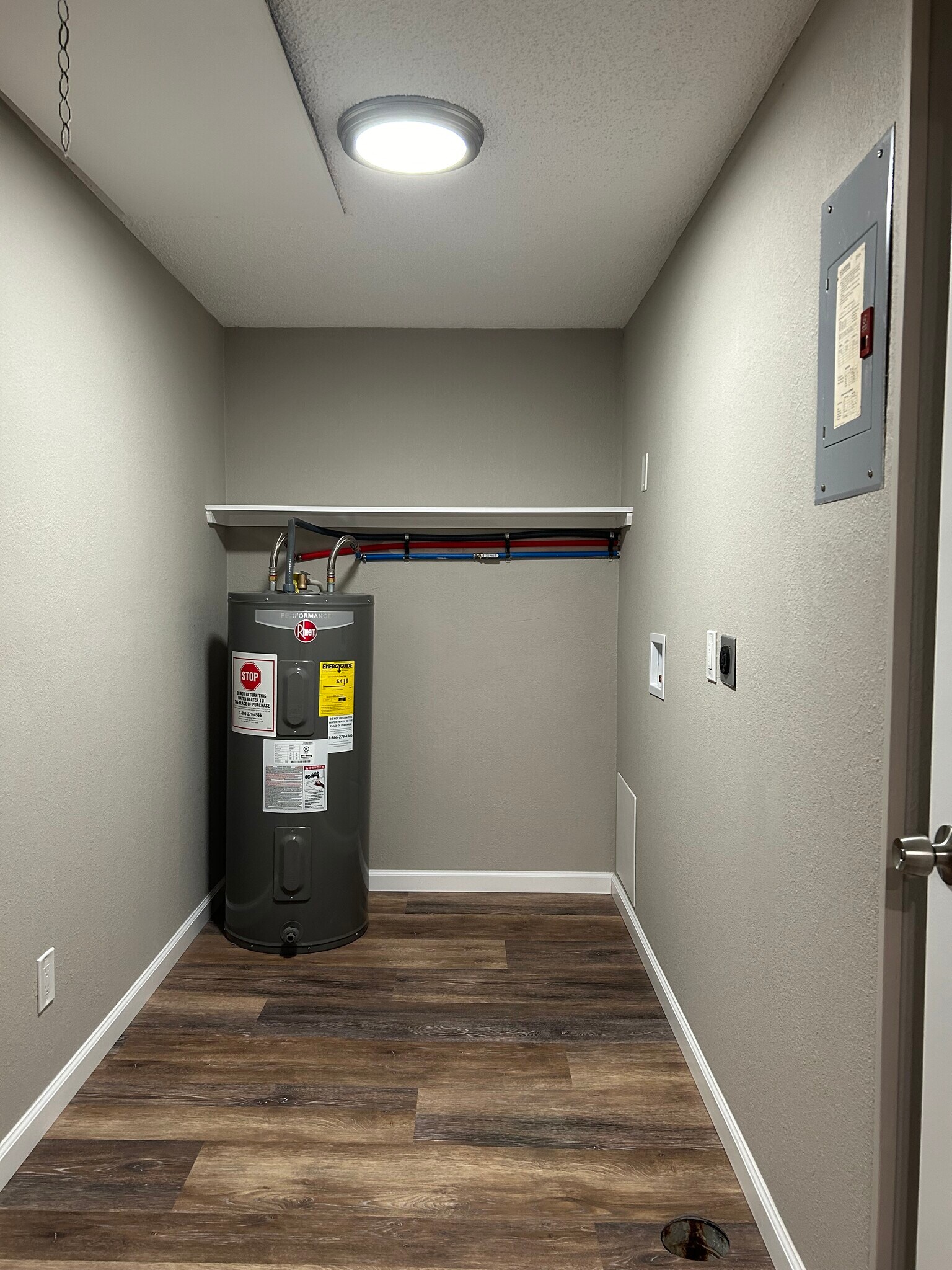 Building Photo - 121 Waterbury Ct