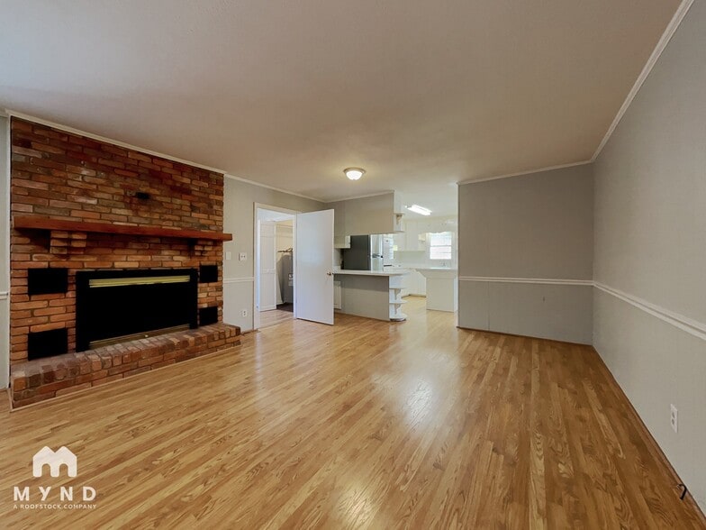 Building Photo - 207 Britt St