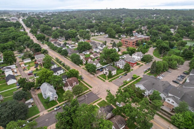 Building Photo - 620 2nd Ave NW