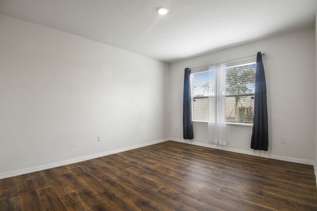 Building Photo - 304 Boardwalk Ave