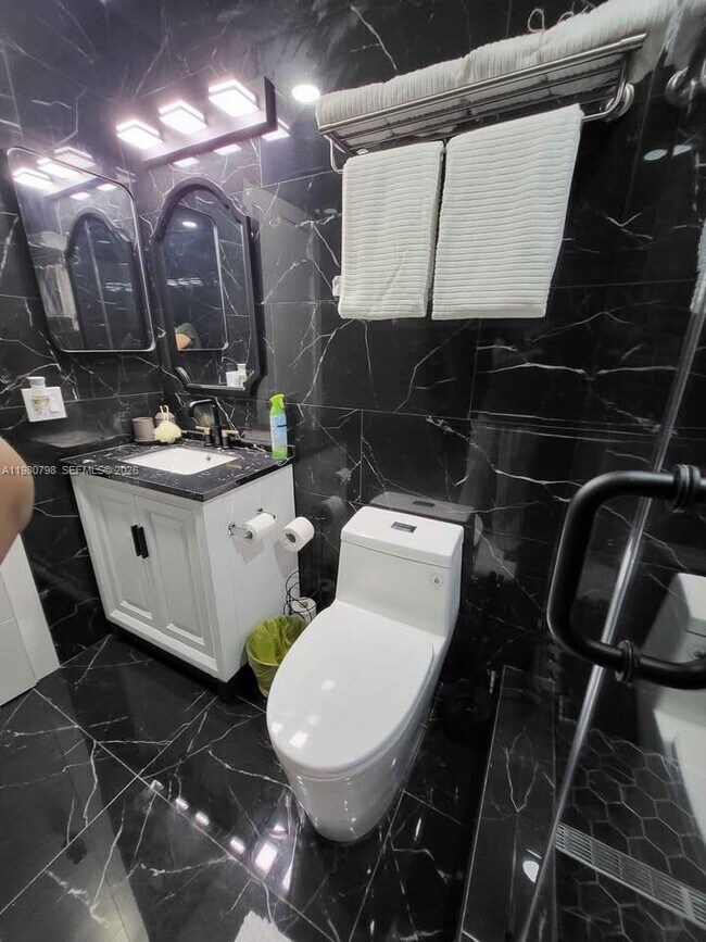 Building Photo - 4095 N Andrews Ave